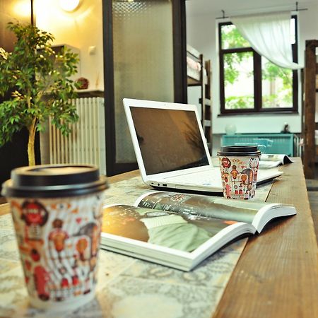Globe Hostel Бухарест Екстер'єр фото