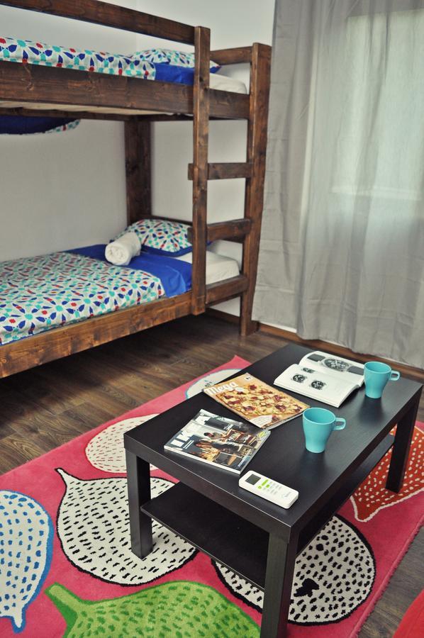 Globe Hostel Бухарест Екстер'єр фото