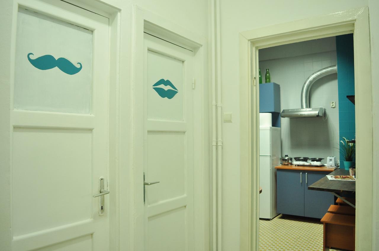 Globe Hostel Бухарест Екстер'єр фото
