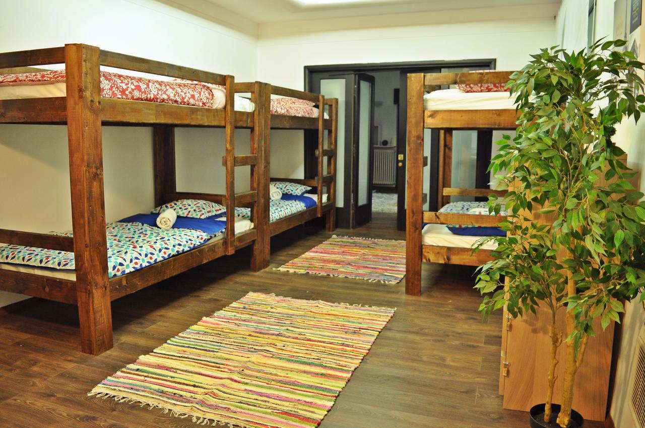 Globe Hostel Бухарест Екстер'єр фото