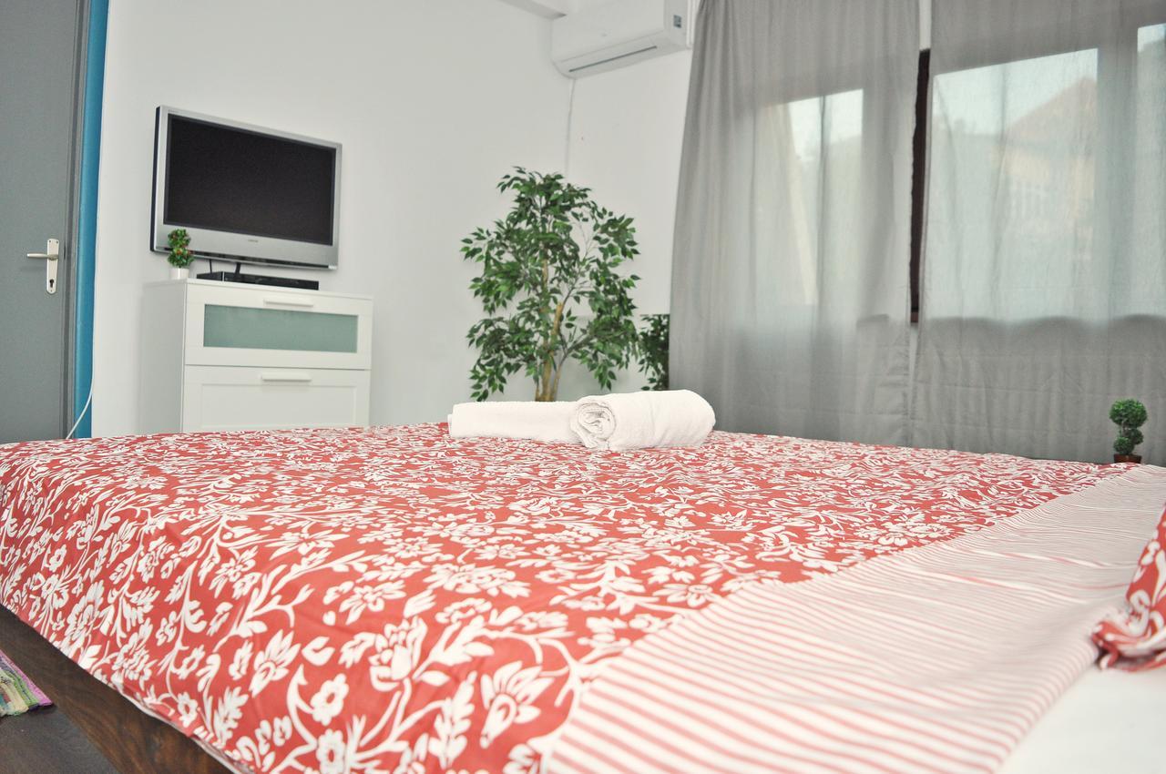 Globe Hostel Бухарест Екстер'єр фото