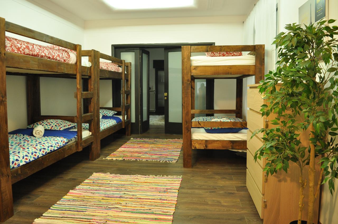Globe Hostel Бухарест Екстер'єр фото